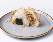 Онігірі з лососем